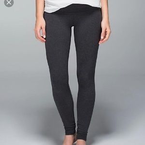 Lululemon heathered Black Wunder Under sz 4